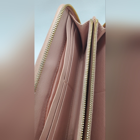 PRADA long leather Saffiano Pink wallet excelent conditions - Re-furneshed - Picture 12 of 16